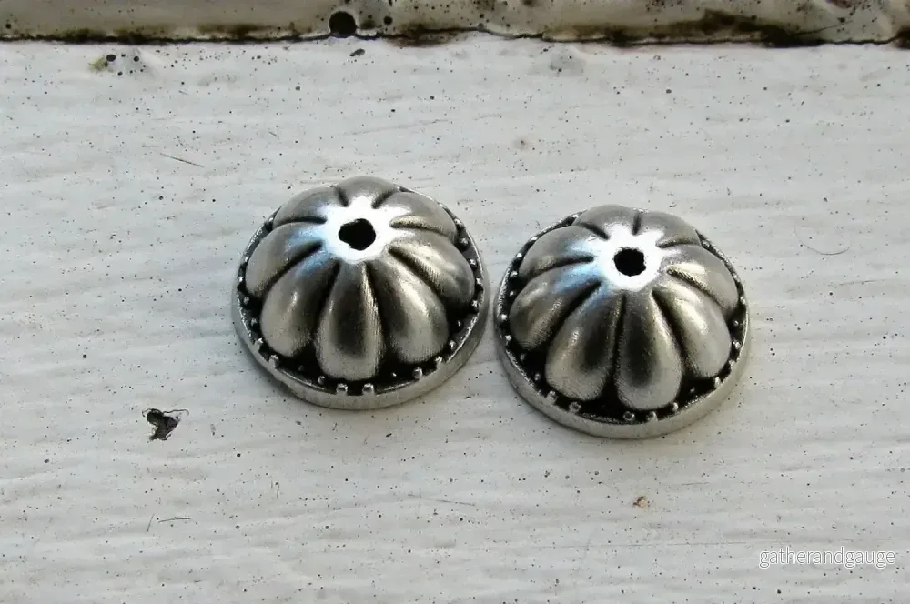 Pärlhattar Silverfärgade - Större Blomma, 13mm 2-pack