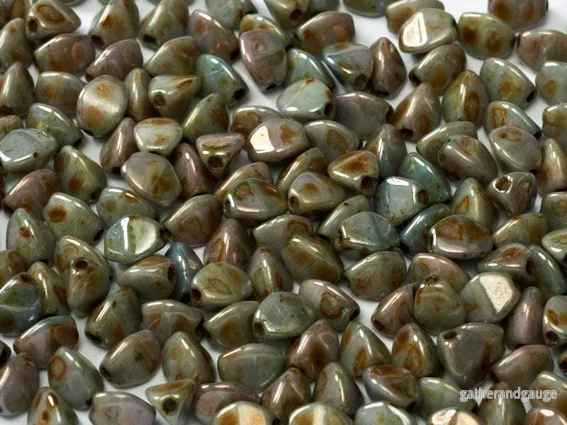 Pinch Bead – Chalk White Blue Luster 5mm, 10 gram Pinch Bead – Chalk White Blue Luster 5mm, 10 gram