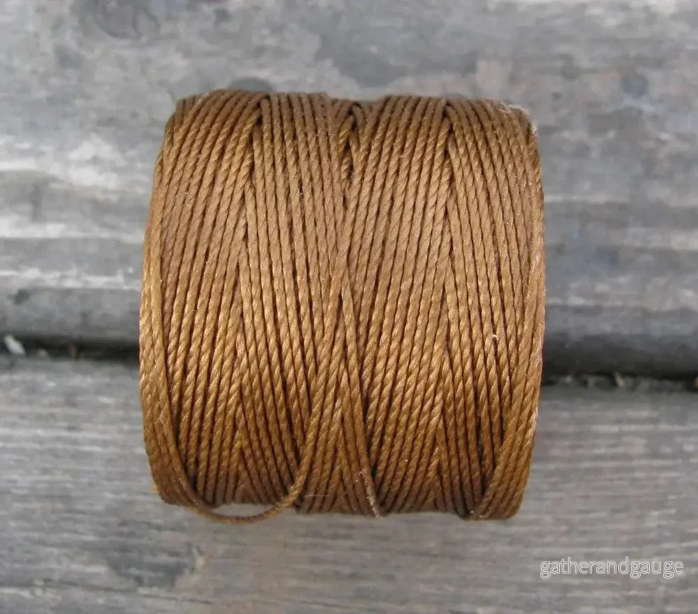 S- Lon bead cord - Milk Chocholate, 1 rulle - Bild 2