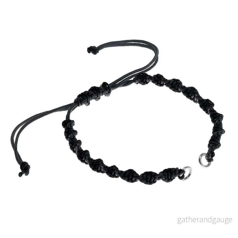 Makramé Armband - Svart Skruvad med Silverringar 1 styck