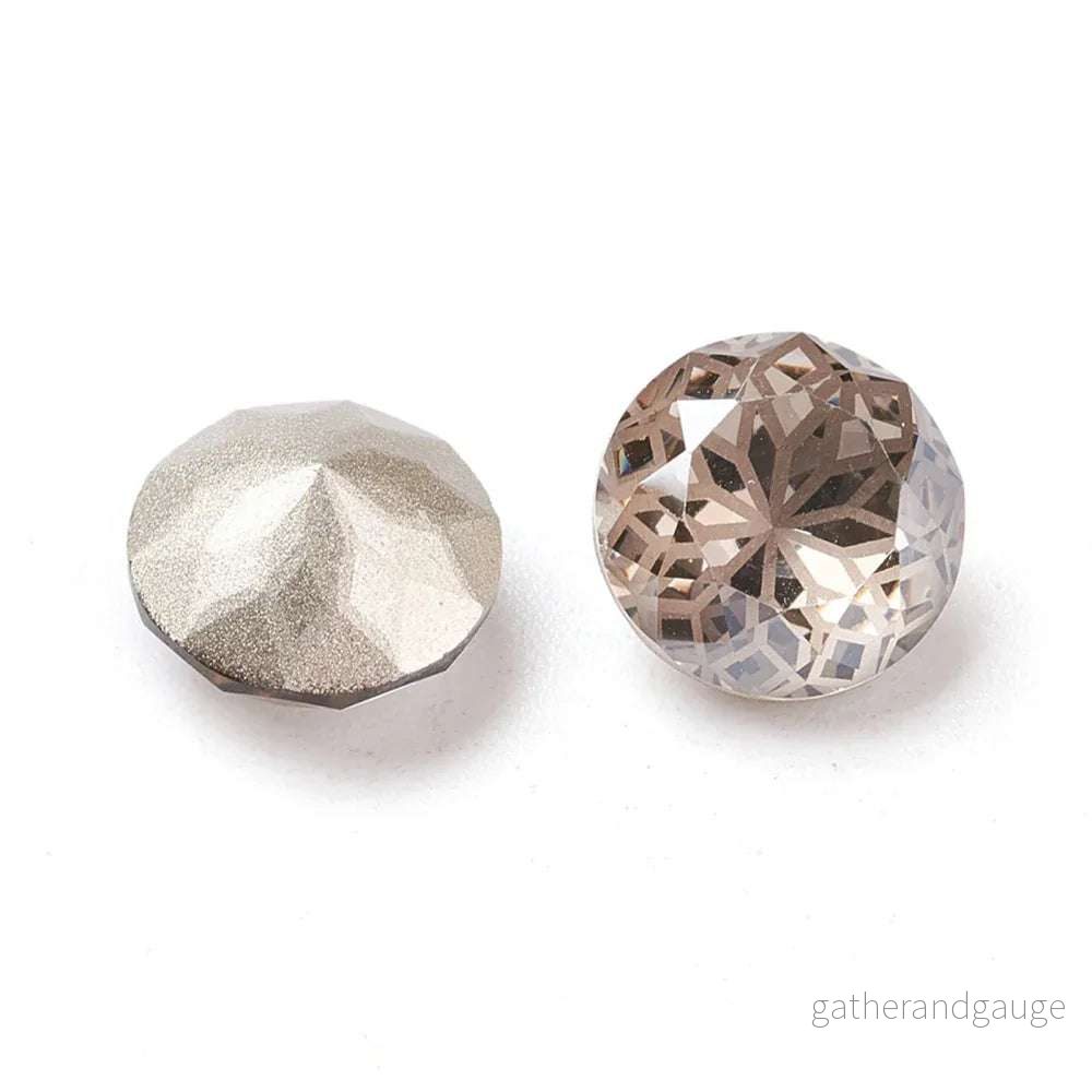 Kinesisk strass - Rund med blomma Satin 10mm 1 styck