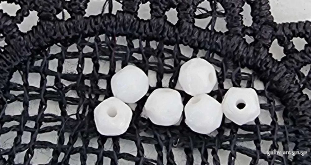 Tjeckiska English Cut - Chalk White Shimmer 3 mm, 50-pack