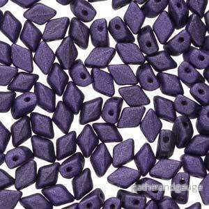 Matubo Mini Gemduo – Metallic Suede Purple 6x4mm, 5 gram Matubo Mini Gemduo – Metallic Suede Purple 6x4mm, 5 gram